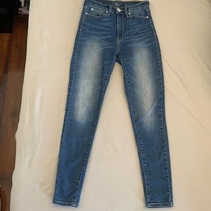 Denizen Levi Ultra high-rise ankle jeggings